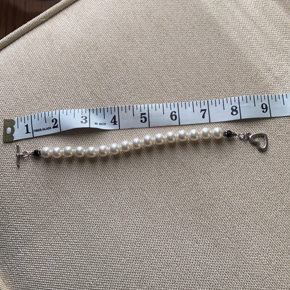 EUC! Beautiful boutique custom pearl & bead necklace & bracelet set. - Picture 11 of 12